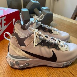 NIKE REACT  Running shoe